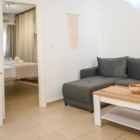 Jenny Sam Renovated House For 5 Near Center And Be Dom wakacyjny